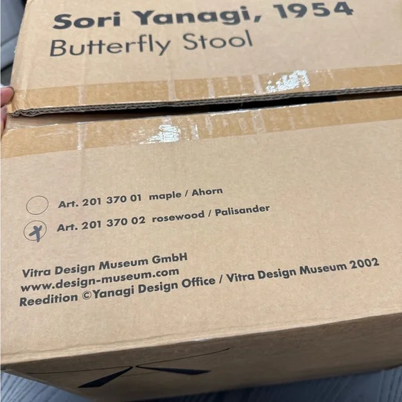 Butterfly Stool by Sori Yanagi for Vitra - Picture 7 of 10